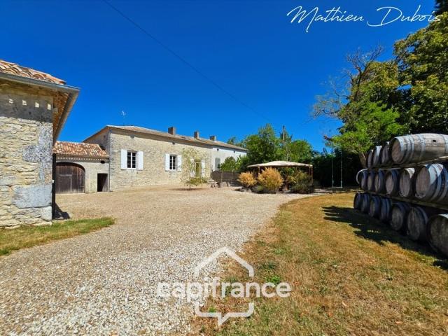Investir et s’évader – Une propriété rare en Dordogne avec f. 248m² Thénac