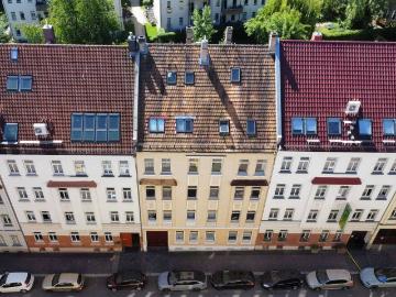 INVESTITION MIT PERSPEKTIVE | Geteiltes Mehrfamilienhaus mit 8 Einheiten und grünem Innenhof