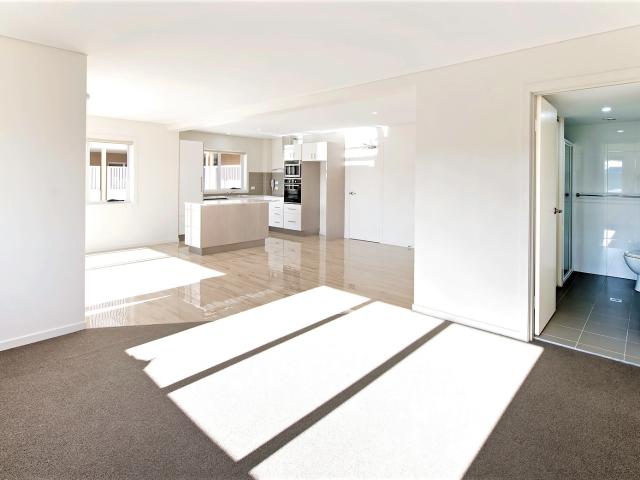 Investment modern north facing, free standing, security apartment with lift