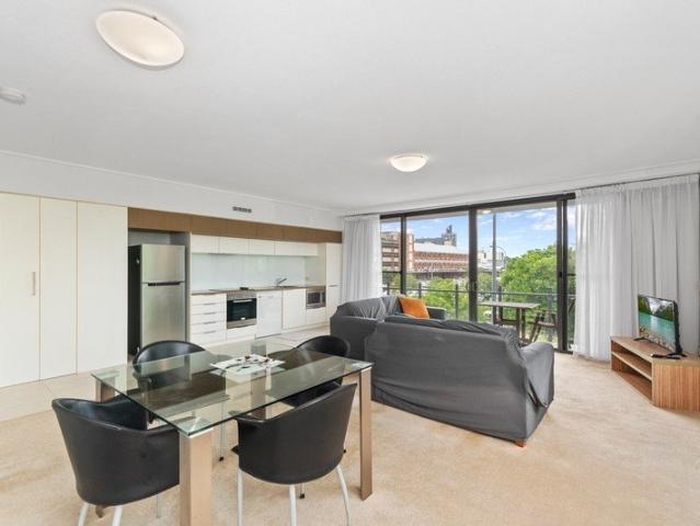 Investment opportunity! Owner wants this property SOLD. All offers will be presented, furnished city apartment, great price. Owner will listen to offers on this well priced apartment