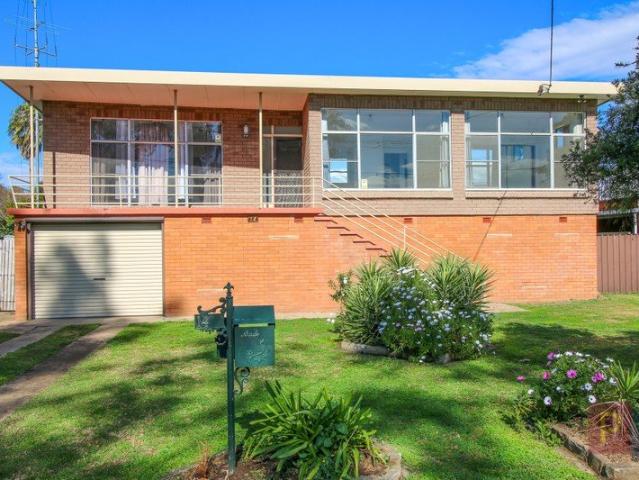 INVESTMENT OPPORTUNITY | DOWNSTAIRS SELF CONTAINED AREA!