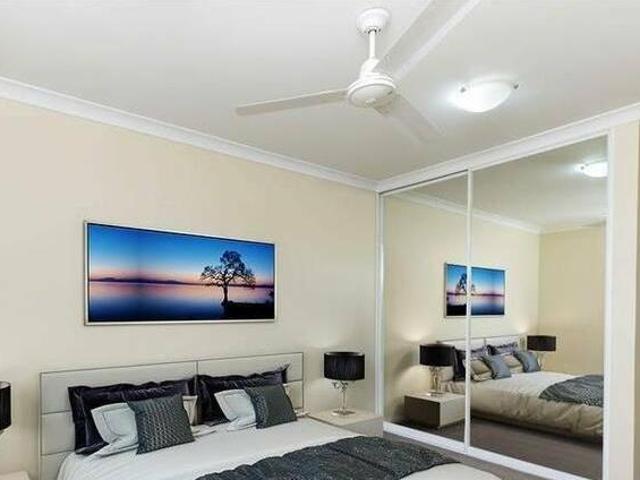 INVESTMENT OPPORTUNITY TOP FLOOR APARTMENT WITH LIFT
