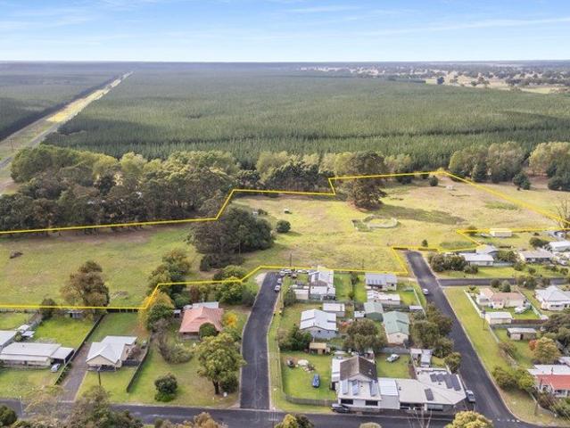 INVESTMENT OPPORTUNITY WITH SUBDIVISION POTENTIAL