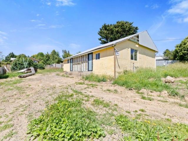 Investment Opportunity: 2 Units, 2 Bedrooms Each Renovation Project