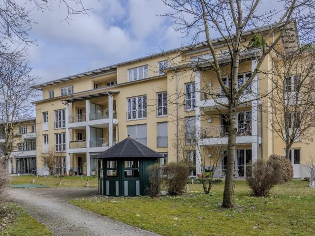Investment direkt am Englischen Garten! Vermietete 2 Zimmer ETW mit TG Stellplatz und Serviceangebot