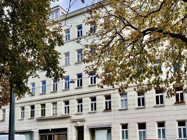 INVESTMENT! 1 Zimmer Altbauwohnung in Toplage mit Grünblick – nahe Millennium City & Donau