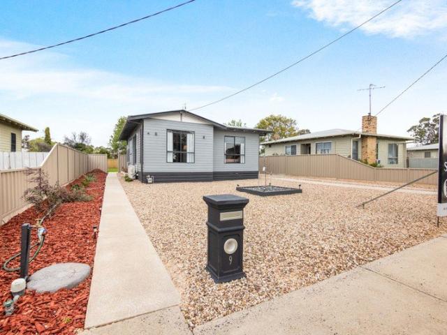 Investor Alert! Fully Renovated Home in Popular Horsham West with Immediate Rental Return of $495p/w