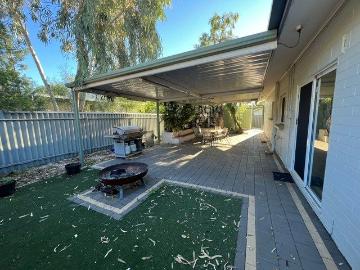 House for sale in Alice Springs County - Equipped kitchen