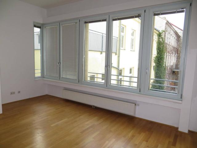 Investoren aufgepasst: Top 3 Zimmer Wohnung mit Balkon unbefristet vermietet