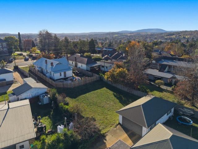 Investors and Builders Take Note ! Prime Central House + Land Opportunity in South Armidale
