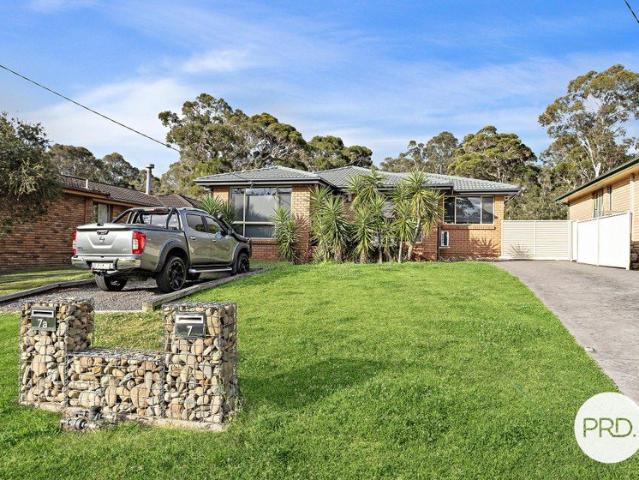 Investors and Large Families! 3 Bedroom Home and 2 Bedroom Granny Flat
