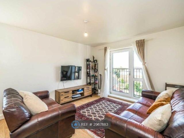 Inverness Road, Hounslow TW3, 2 bed flat to rent, £1,850 pcm | PrimeLocation
