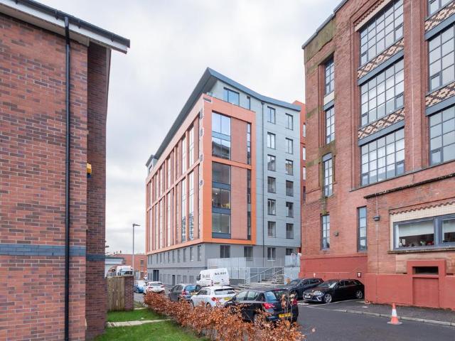 Inverlair Avenue, Flat 2 3, Cathcart. 2 bed flat to rent £1,495 pcm £345 pw