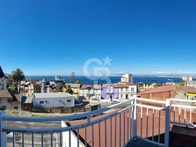 Inversión: Casa Principal y Departamento Independiente | 10 dormitorios por 16500.00 en Valparaíso