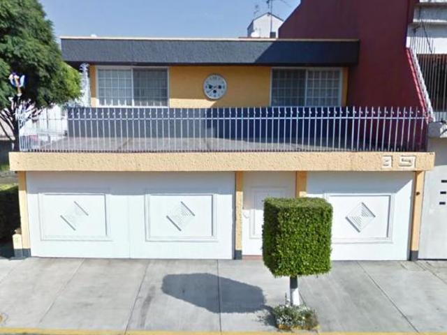Inversión Patrimonial Segura: Conectividad y Prestigio en Avenida Paseo del Bosque