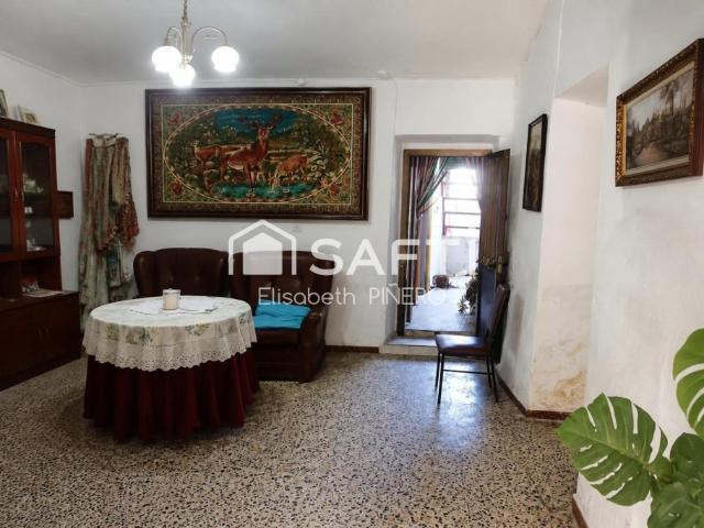Inversion turistica !. Casa rústica lista para entrar a vivir en Táliga – 162 m² construidos según catastro, 3 hab, patio, terraza y 2 accesos