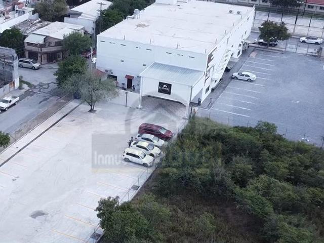 INVERSIONISTA EDIFICIO COMERCIAL PARA MAQUILADORA O NEGOCIO EN APODACA NL