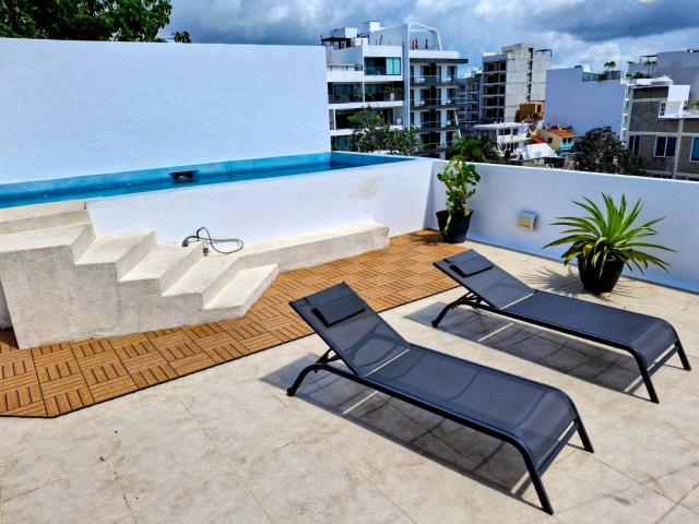 Inversionistas ! Edificio, a pasos de la 5nt Av con 7 Departamentos y 5 locales, alto retorno !