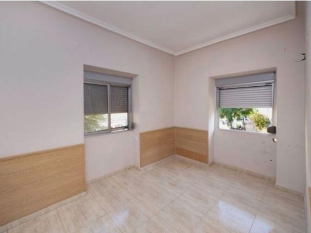 Invierta en Alicante – Vivienda céntrica en situación especial