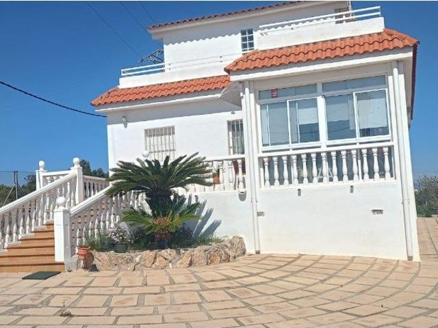 Invierta en espacio y tranquilidad: casa con gran parcela en. 0m² La Pobla de Vallbona