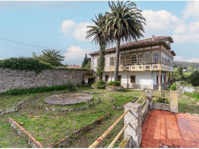 Invierte en un Sueño: Casa Indiana con Encanto Histórico y Vistas Espectaculares