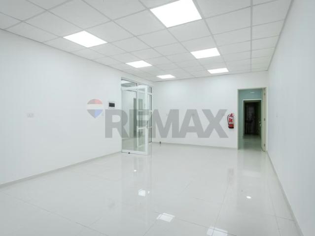 ¡Invierte en clínica moderna en linares! 1 dormitorios por 29900.00 en Linares