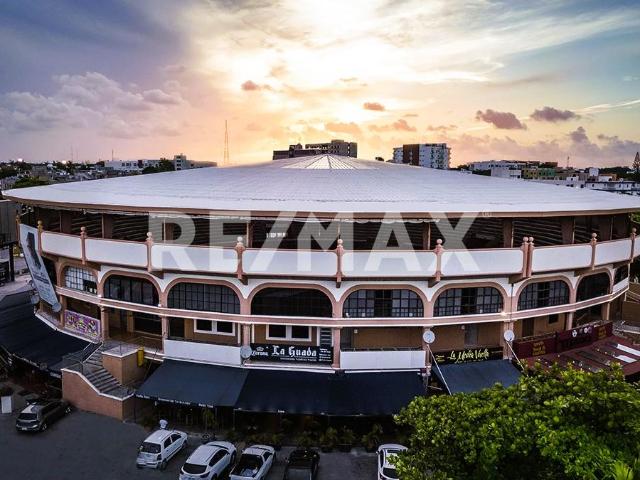 Invierte en Local Comercial en Renta Plaza de Toros Cancún, Zona de Alta Afluencia