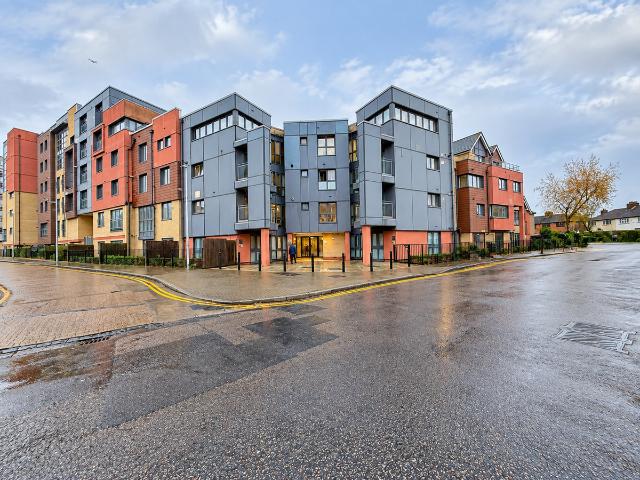 Invito House, Bramley Crescent, Gants Hill IG2, Studio to rent, £1,300 pcm | PrimeLocation