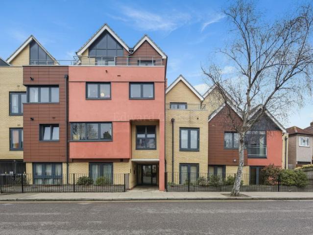Invito House, Gants Hill IG2, 2 bed flat to rent, £1,850 pcm | PrimeLocation