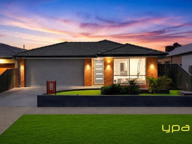 Inviting 4 Bedroom, 2 Family Living with Space, Style & Year Round Entertaining