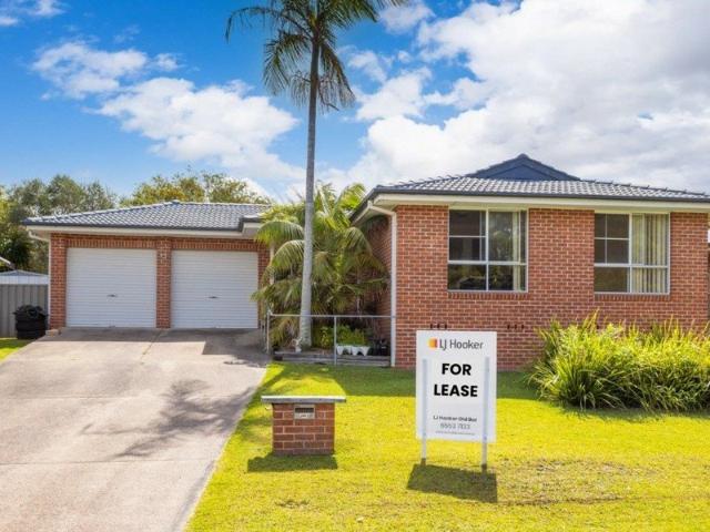Inviting 3 Bedroom Home with Fresh Modern Interior