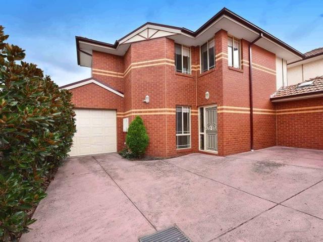 Inviting Townhouse in a Prime Location