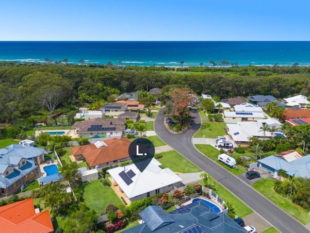 Inviting Beachside Home, Move In Ready!