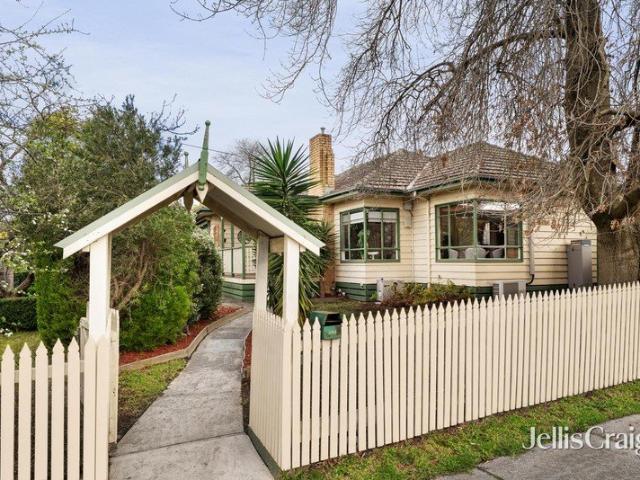 Inviting character weatherboard in an exceptional family location
