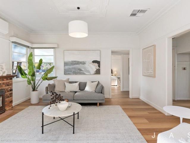 Inviting City Fringe Haven In The Heart Of WeFo