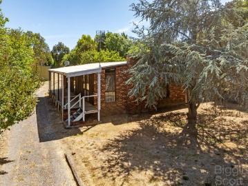 Inviting Country Escape with Endless Potential