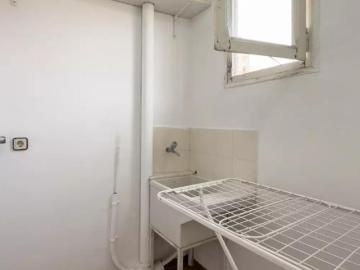 Inviting double bedroom in proximity to Joanic metro station