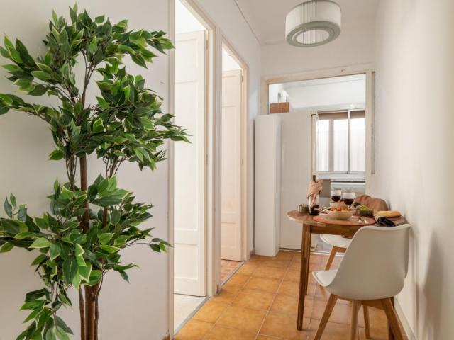 Inviting double bedroom near Navas Station