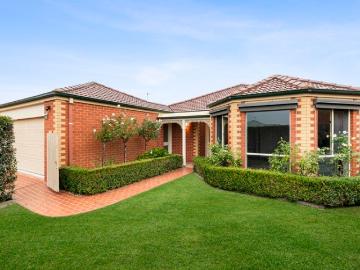 Inviting family home. coveted location
