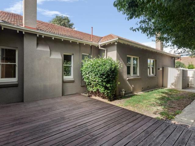 INVITING PICTURE PERFECT HOME