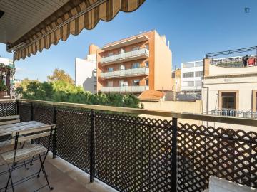 Inviting single bedroom near the Collblanc metro