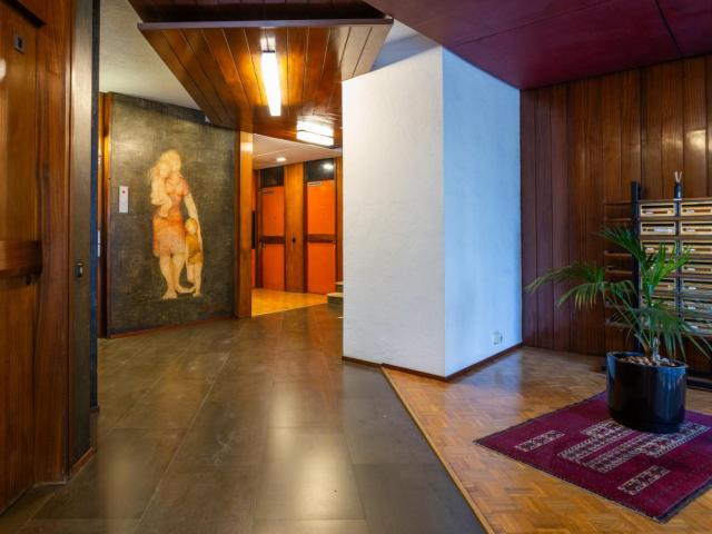 Inviting single ensuite bedroom in Sant Gervasi la Bonanova
