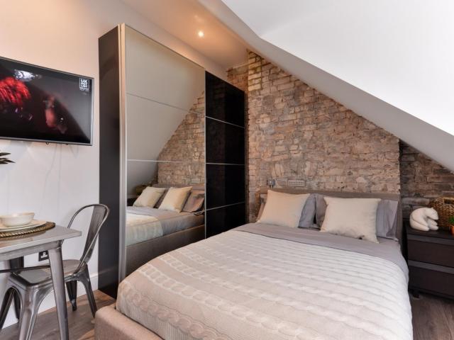 Inviting studio in residential Hampstead Has an Apartment