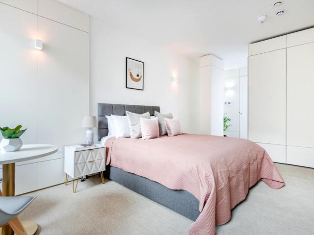 Inviting studio near the Hounslow Central tube Has an Apartment