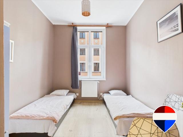 Inwestycja w Toruniu: 3 lokale, dochodowy hostel, 10 pokoi
