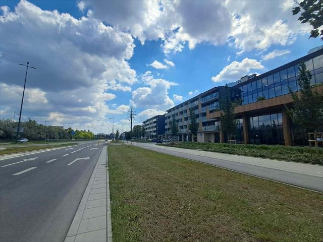 Inwestycyjny lokal z najemcą, balkon, garaż, Ursynów