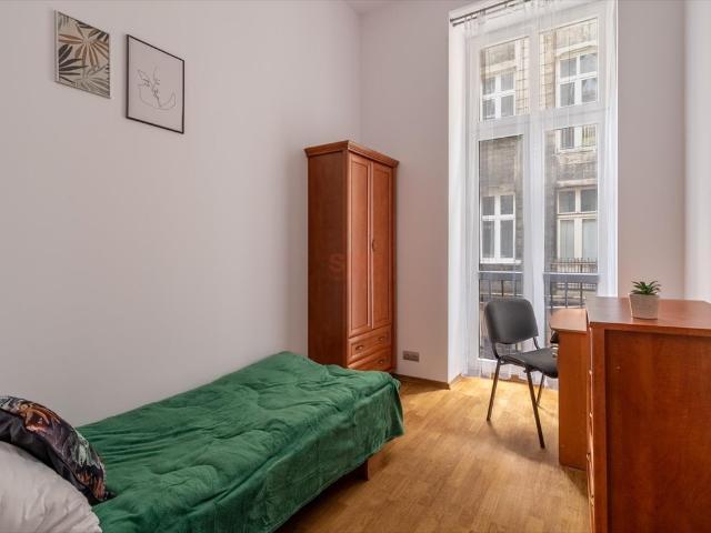 Inwestycyjne mieszkanie 4 pok. w centrum Łodzi