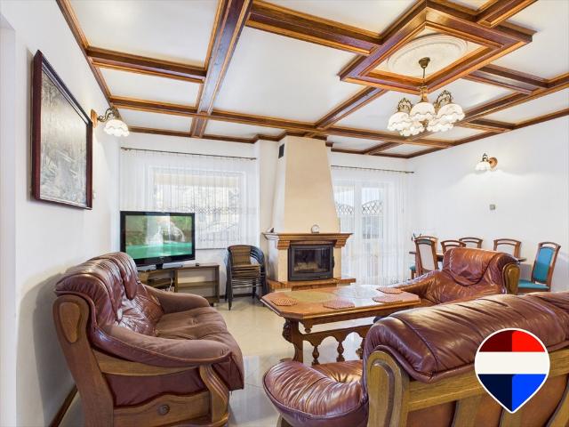 Inwestycyjny dom z 2 apartamentami, 147 m², Rowy