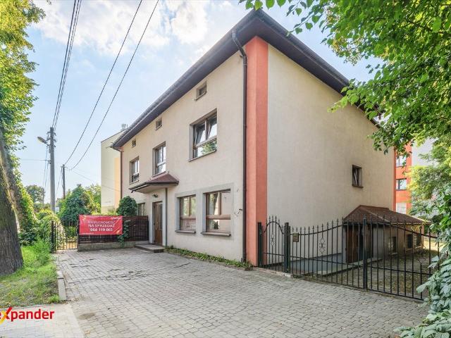 Inwestycyjny dom z 6 mieszkaniami, 368 m2, Sosnowiec