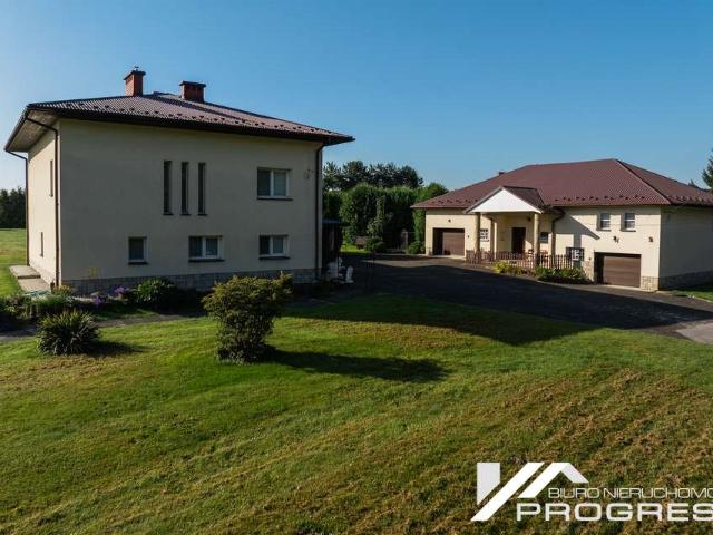 Inwestycyjny dom 122 m2 z tarasem i kominkiem